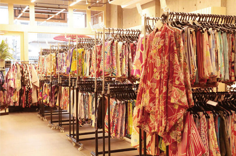 冈本和服租赁 八坂神社店